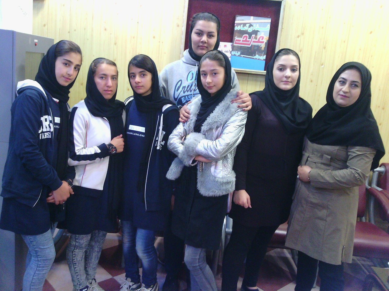 تیم دو و میدانی برترین های دختر استان در مسابقات برترین های کشور